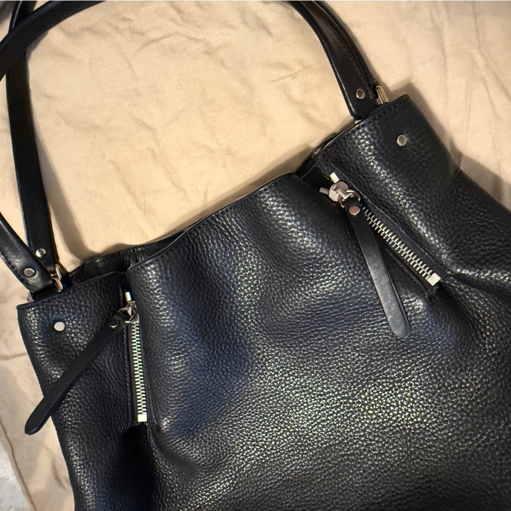 Burberry Maidstone Medium Tote Bag in Leather and House Check Canvas - Picture 4 of 12